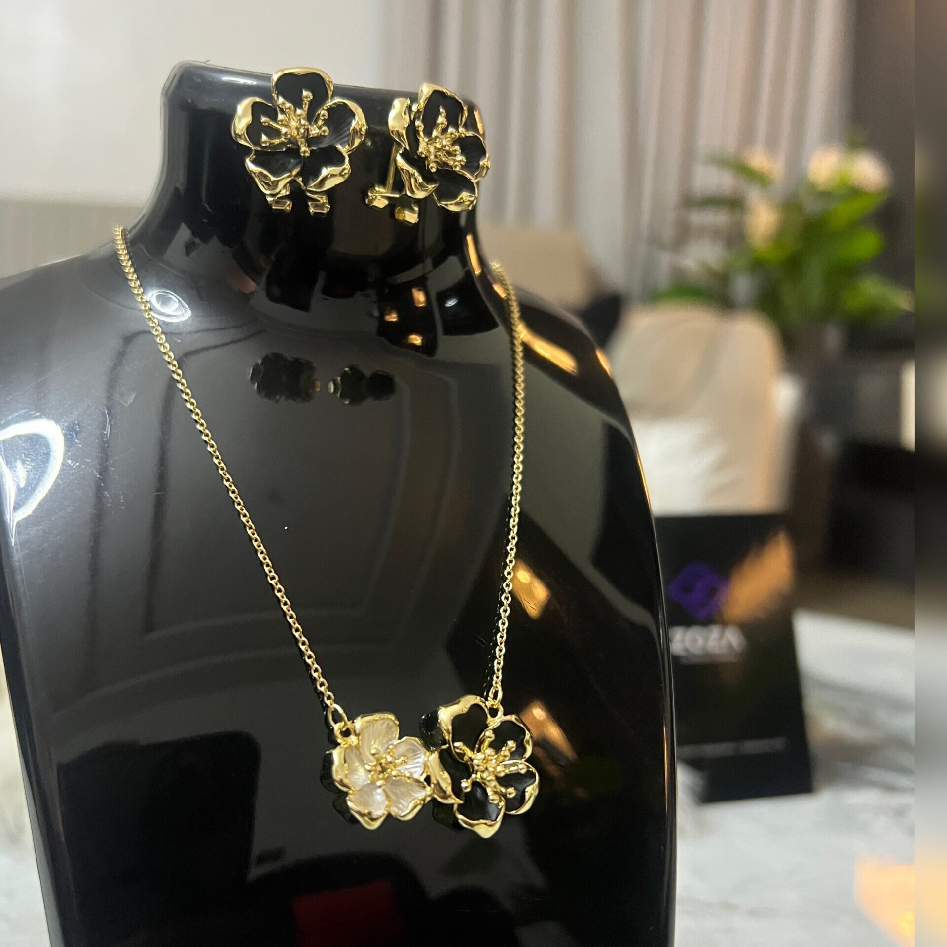 Dual Bloom Necklace $ EarringsSet